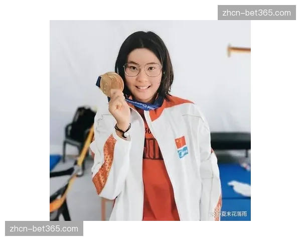 马拉松游泳资格赛塞舌尔站，中国选手辛鑫获奥运席位